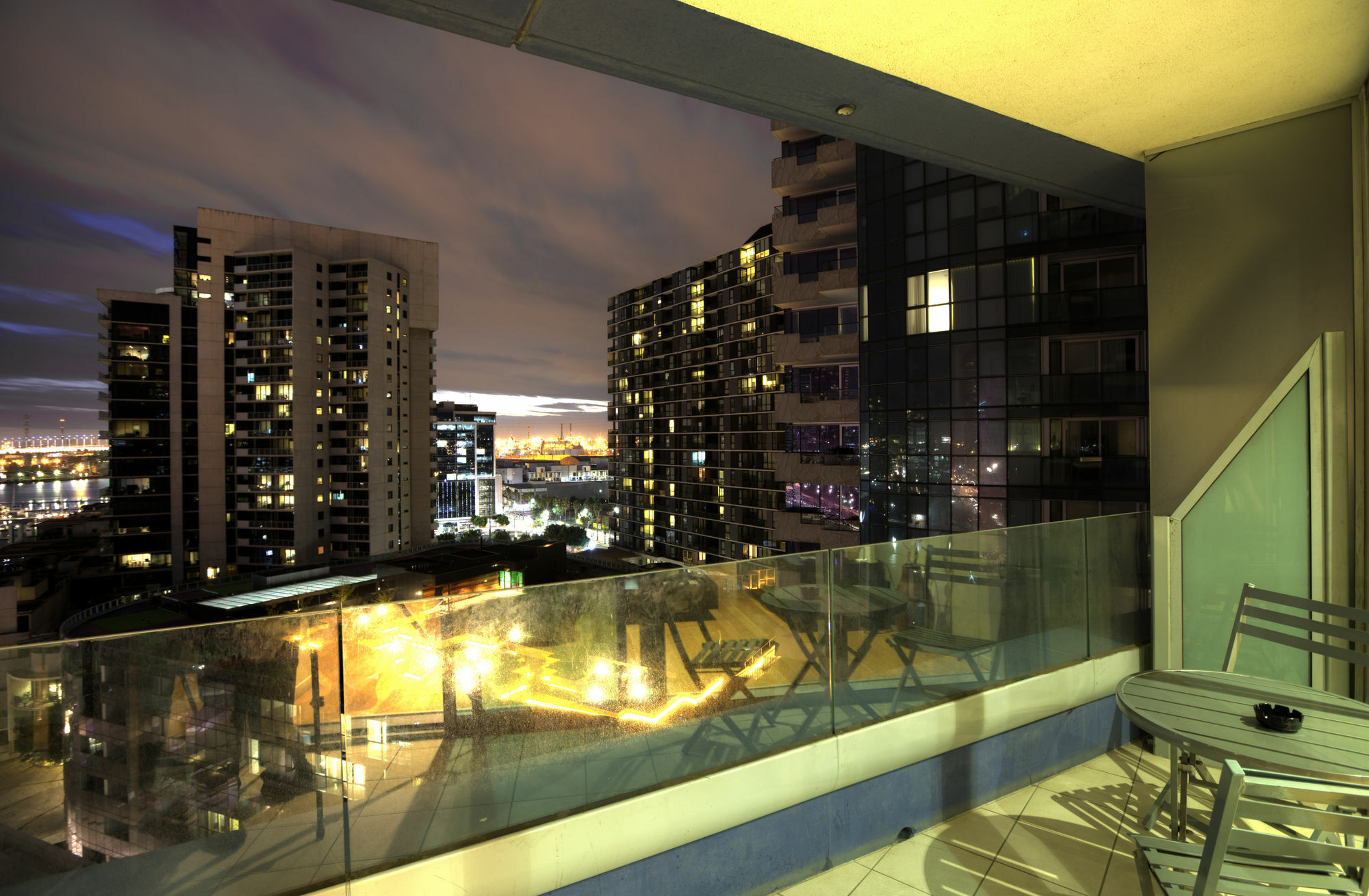 Acd Apartments Мелбърн Екстериор снимка
