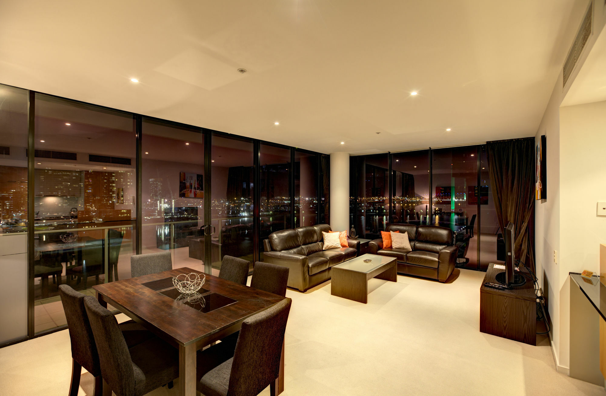 Acd Apartments Мелбърн Екстериор снимка